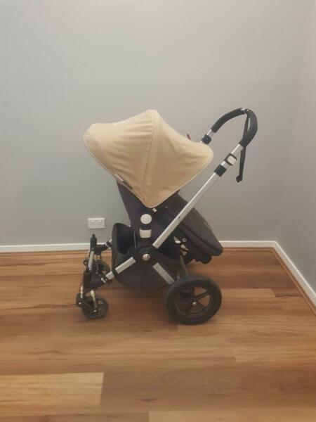 Bugaboo Cameleon 2 with lots of accessories
