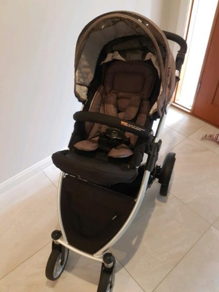 Stider compact pram with toddler seat