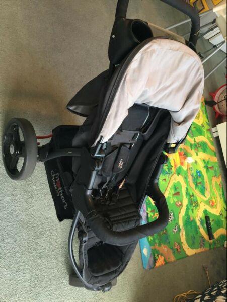 Baby stroller / pram