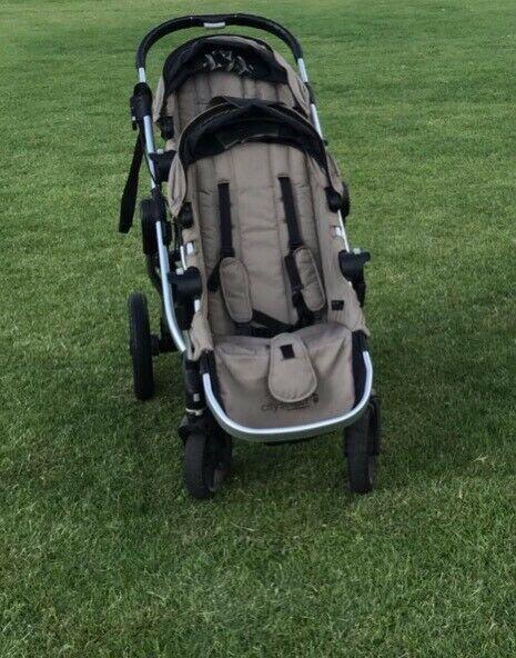Baby jogger - 2 seats and bassinet!