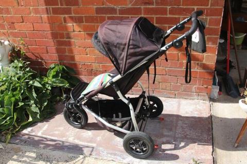 Mountain Buggy Swift pram, bassinet and sun and rain cover