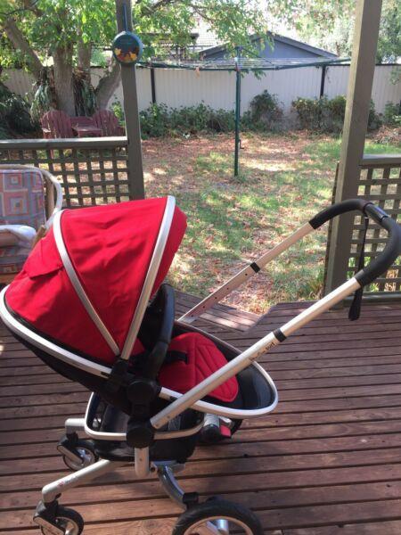 Silver cross surf Pram in great condition