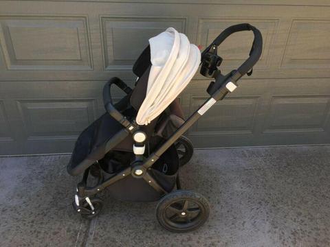 Bugaboo Cameleon 3 pram black base and chassis in great condition