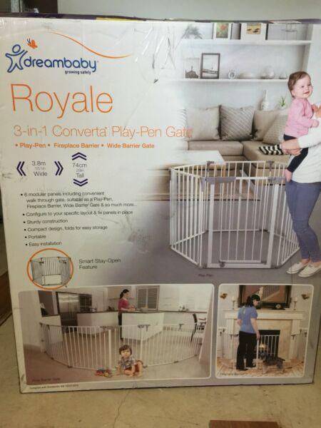 Brand new never used extendable baby gate