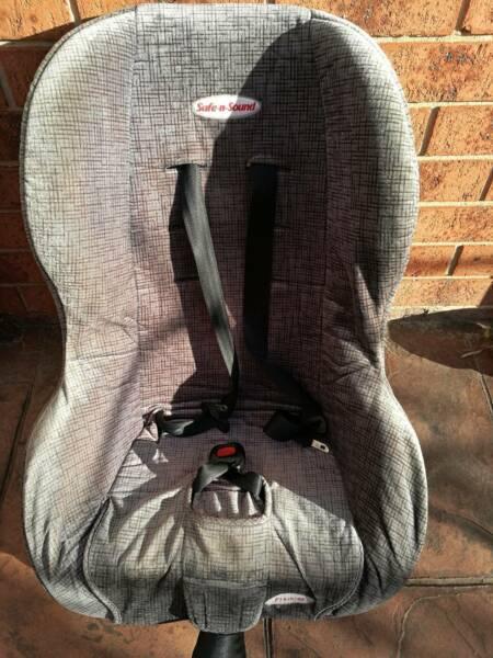 Safe N Sound convertible car seat 0-4 yrs in great condition