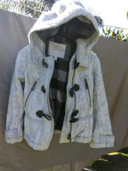 *TGIF DEALS ****Small girls BURBERRY jacket with hood