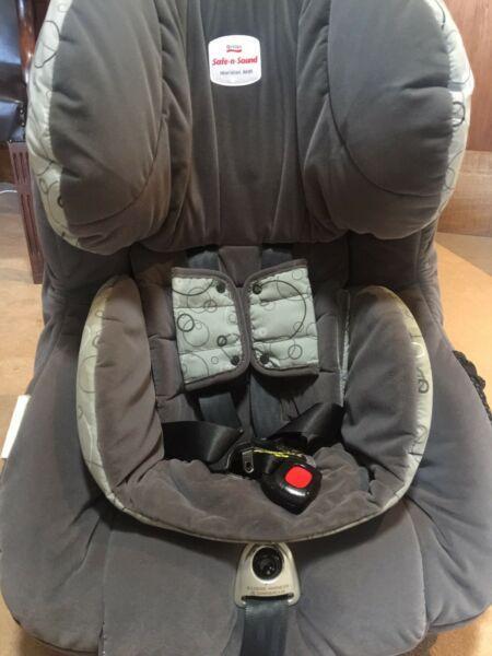 Britax Safe-n-sound Meridian AHR Newborn - 12mon Car Seat