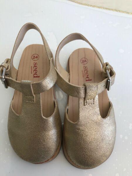 Seed size 25 girls shoes excellent condition(SOLD)
