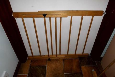 (B) Adjustable timber door / stairs safety gate - Knox