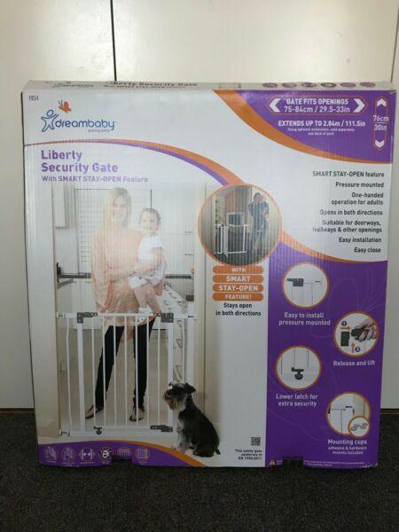 Dreambaby Liberty Security Gate as new
