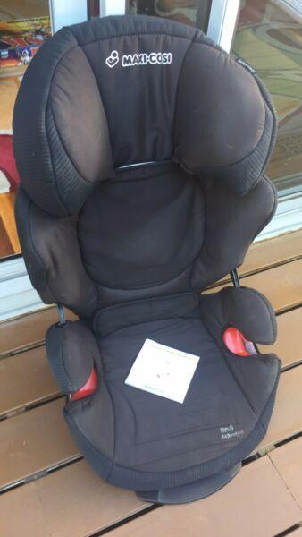 Car seat Maxi Cosy Age 4-10 RRP $200