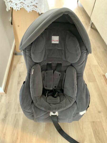 Meridian safe n sound AHR car child seat with sunshade