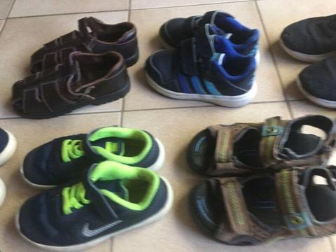 Shoes sizes 7 , 8 , 9 and 10