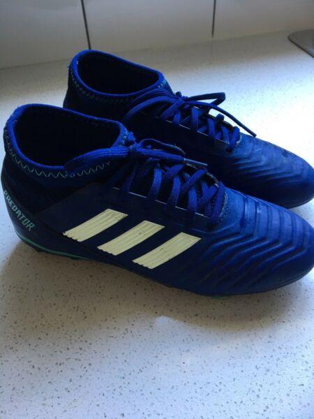 Adidas Boys Soccer boots shoes US Size 4