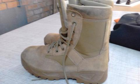 Army / hiking boots
