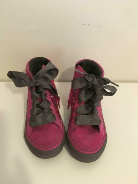 Clarks (Like New) Girls shoes