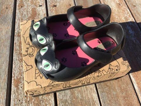 Melissa girls kitty sandal size 24 nice clean as new