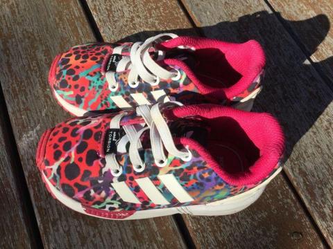 ADIDAS GIRL SHOES SIZE 22