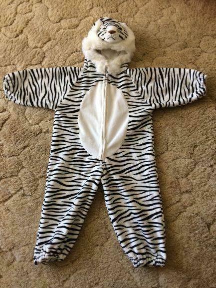 Kids white tiger costume, as new, for 2 to 4 year old
