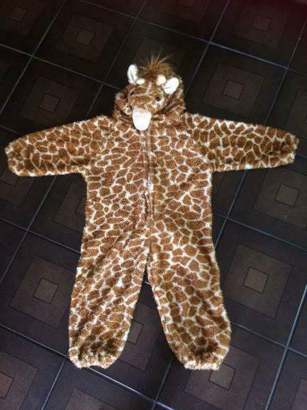 Kids giraffe costume in good condition