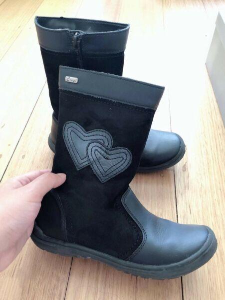 Genuine leather boots for little girls - size 31