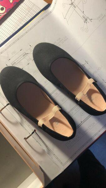 Bloch character shoes