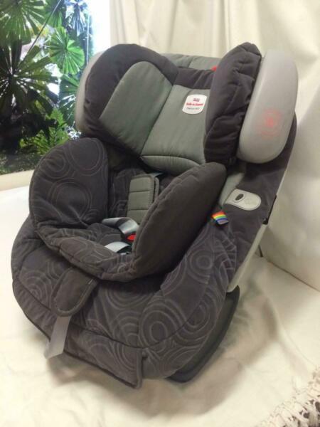 Britax Safe-n-Sound Platinum SICT Convertible Child Car Seat