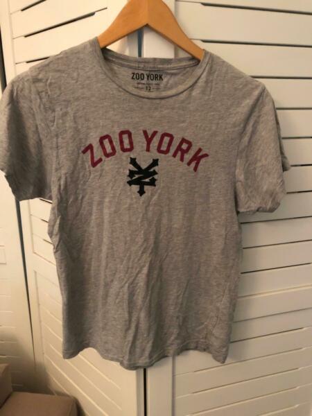Boys grey T-Shirt - Zoo York. - Size 12