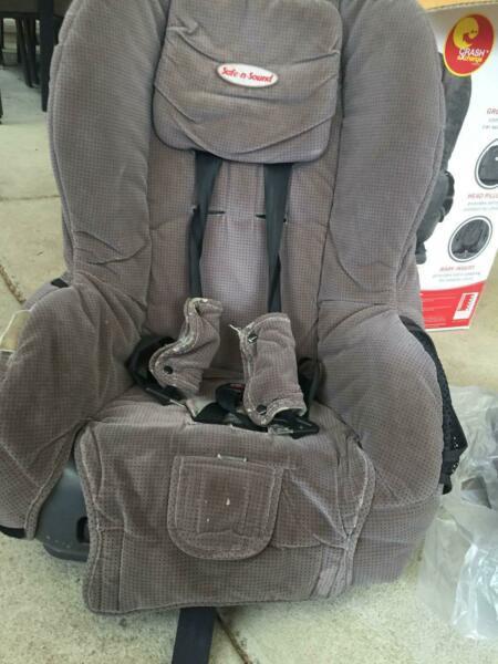 Safe - n - Sound Convertible Child Seat