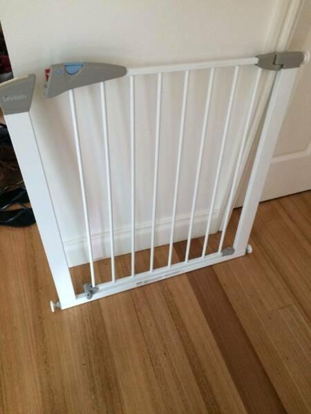 Lindham Baby gate/Safety Gate/Stair gate