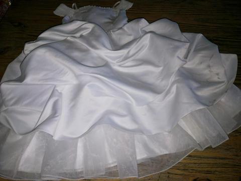 Girls Size 4 White Puffy Formal Party Dress Size 4