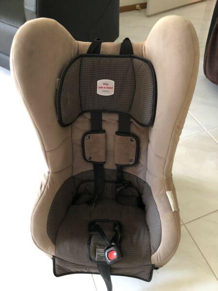 Safe-n-Sound Britax Safety car seat