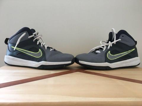 Nike basketball shoes size 6y