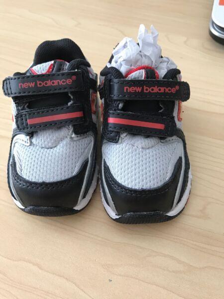 New Balance - Baby Trainers - size 3