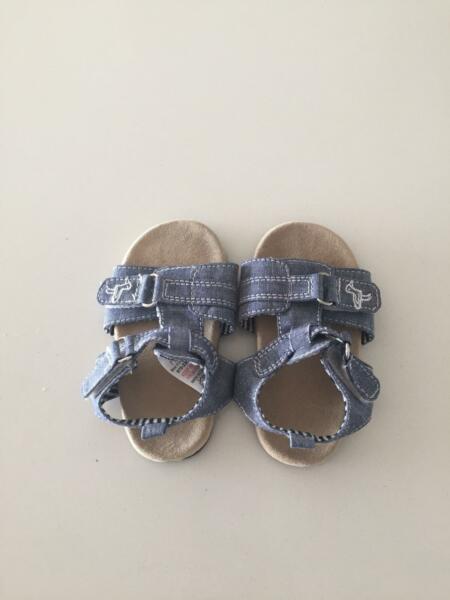 NEW Baby Boys Sandals - size 3