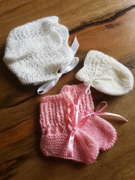 Gorgeous New Born Baby Girl Hand Made Knitted Bonnet set