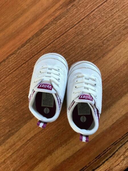 Volleys Baby shoes size 5/6