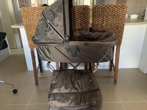 Strider bassinet stand and sleeping bag