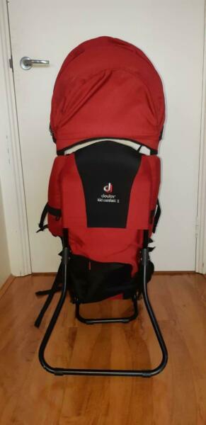baby carrier great for hiking in good condition