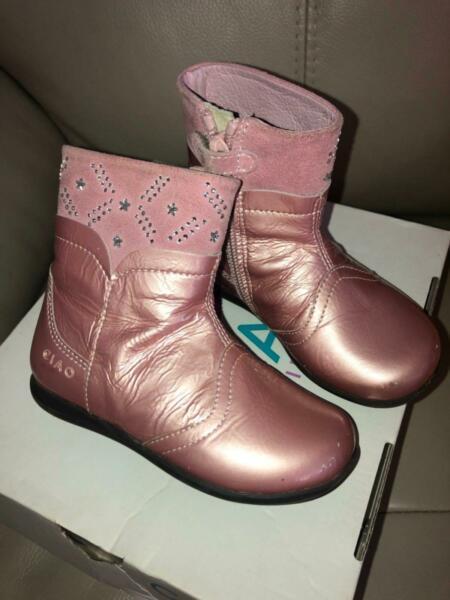Toddler boots size 22