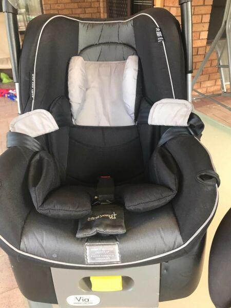 Capsule baby car seat