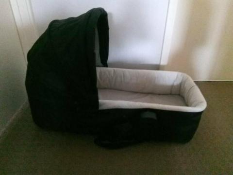 Carrycot / Pram Bassinet - Mountain Buggy