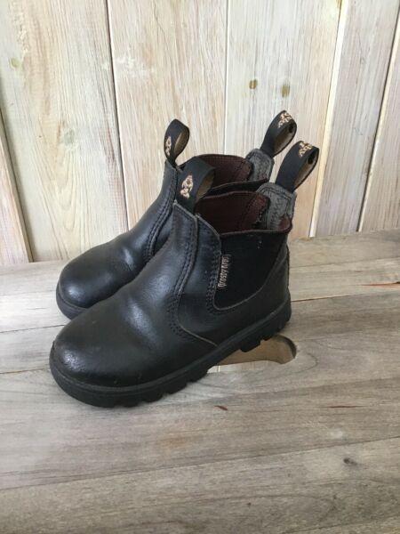 Grosby black toddler boots, uk 6