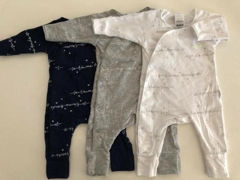 Baby clothes size 00000 (5 x 0s) 8 outfits incl Bonds