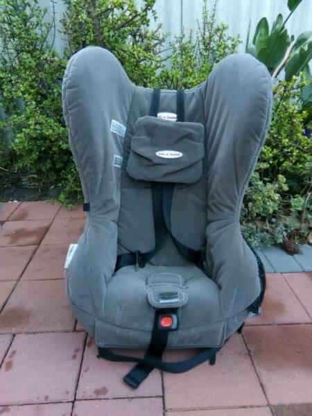 Baby Car Seat Safe n Sound Grey 2- REDUCED, NEW LOW PRICE