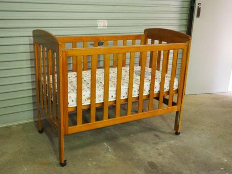 Babies Cot with lots of Extras