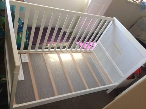 baby crib