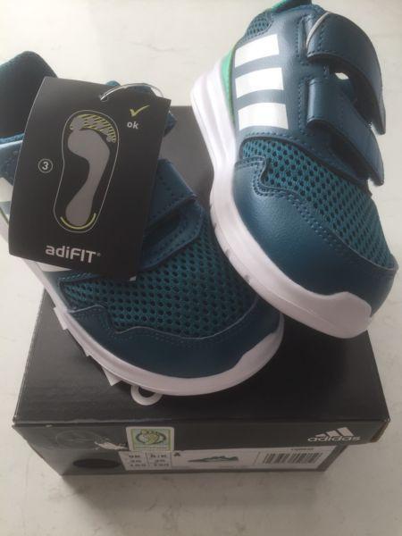 Adidas AltaRun Infant Shoes US9K ***New in box