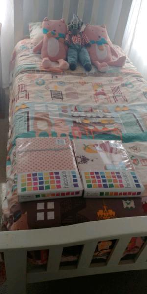 Hiccups goldilocks childrens single sheet & quilt cover set