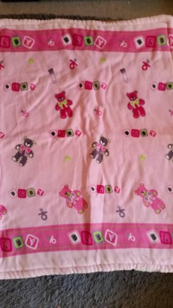 Fleecy pink baby girl blanket - bear print
